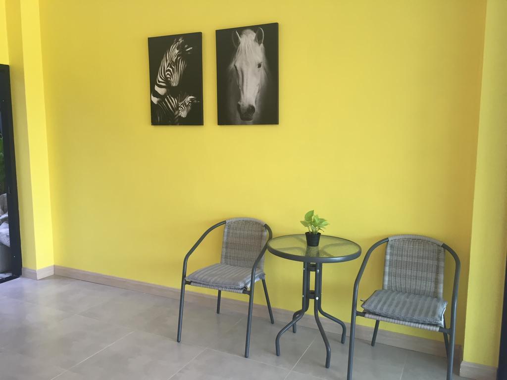 Moment House Hua Hin Hostel Bagian luar foto