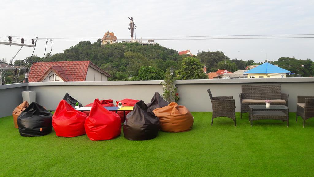 Moment House Hua Hin Hostel Bagian luar foto