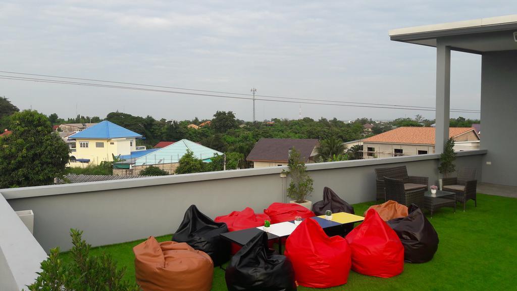 Moment House Hua Hin Hostel Bagian luar foto