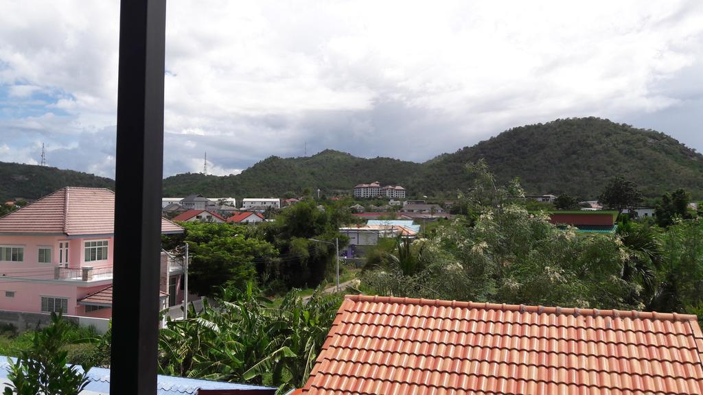 Moment House Hua Hin Hostel Bagian luar foto